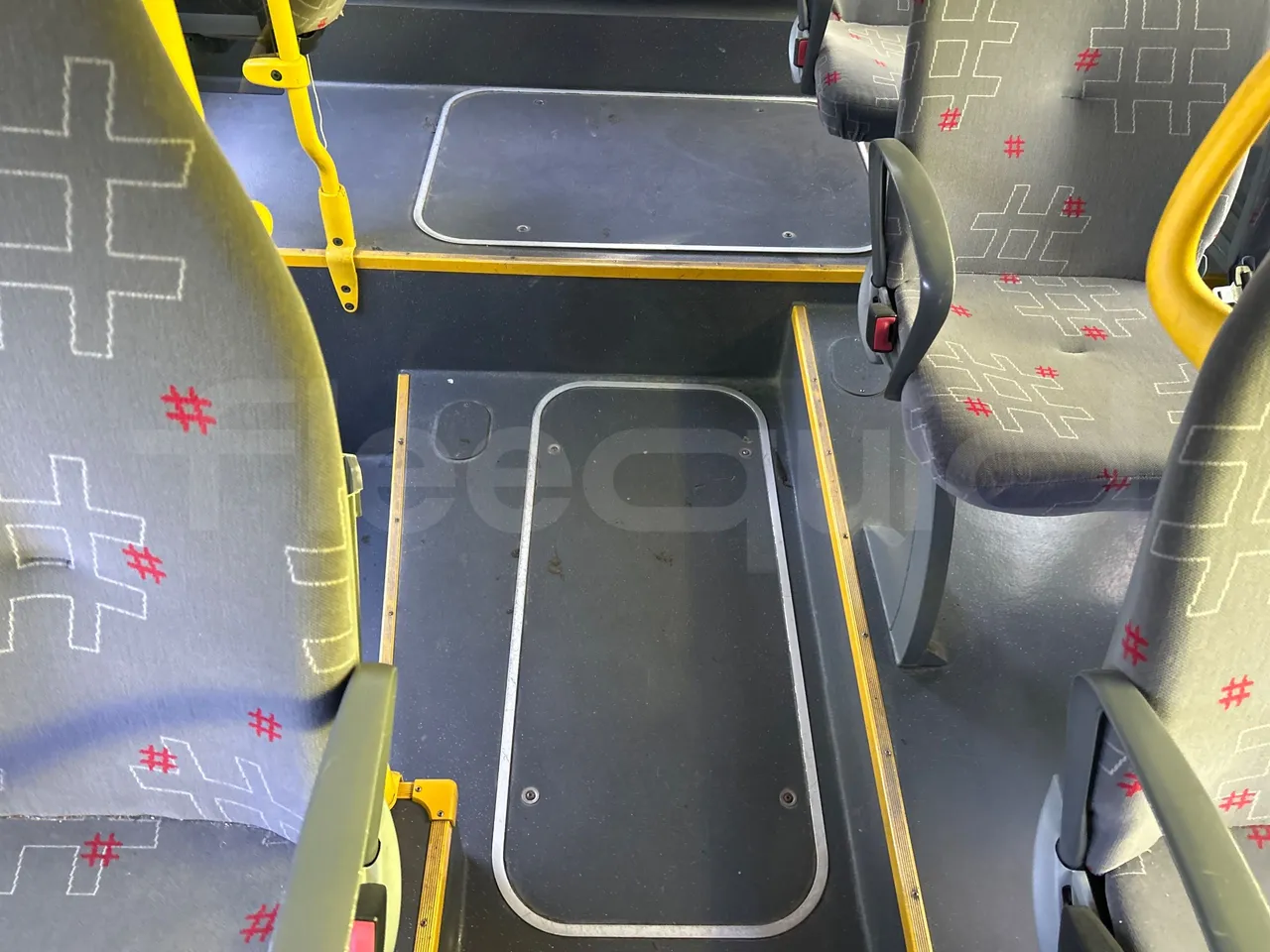 Mercedes-Benz Citaro O 530 LE - Euro5 - 220kW - 13.057mt - floor hatches photo
