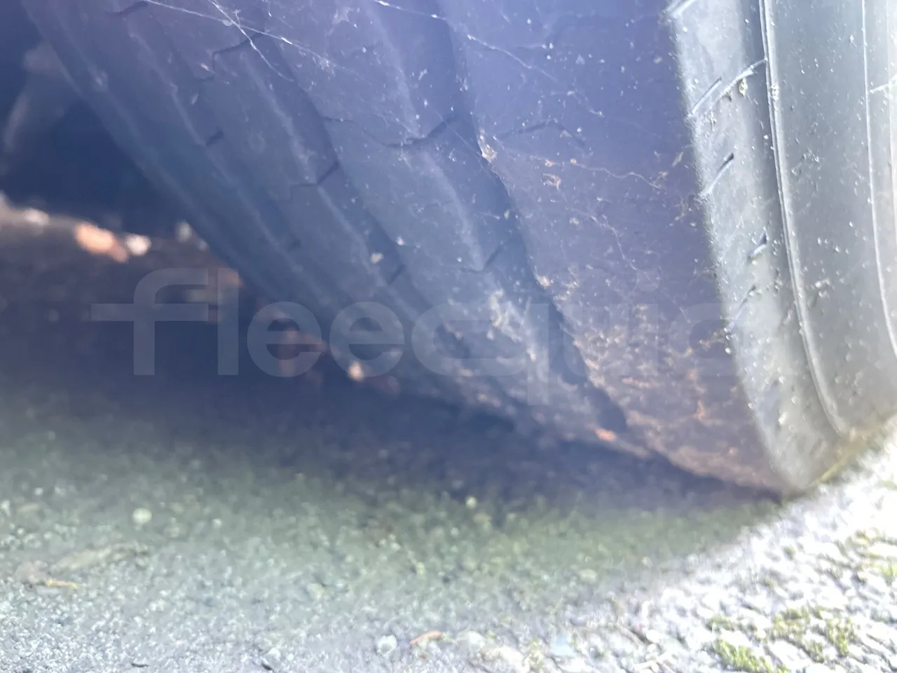 Mercedes-Benz Citaro O 530 LE - Euro5 - 220kW - 13.057mt - tread condition front tires left