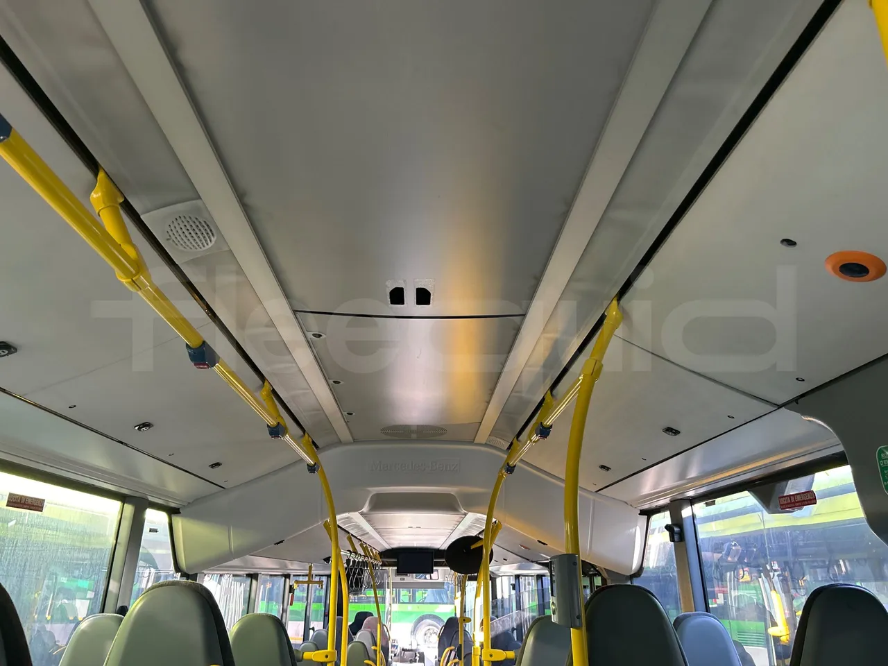 Mercedes-Benz Citaro O 530 LE - Euro5 - 220kW - 13.057mt - overhead compartments photo