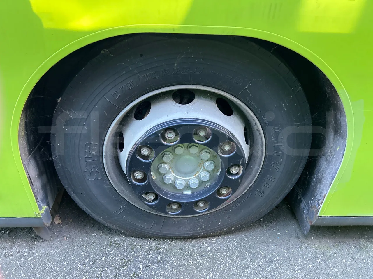 Mercedes-Benz Citaro O 530 LE - Euro5 - 220kW - 13.057mt - front left tire measurements