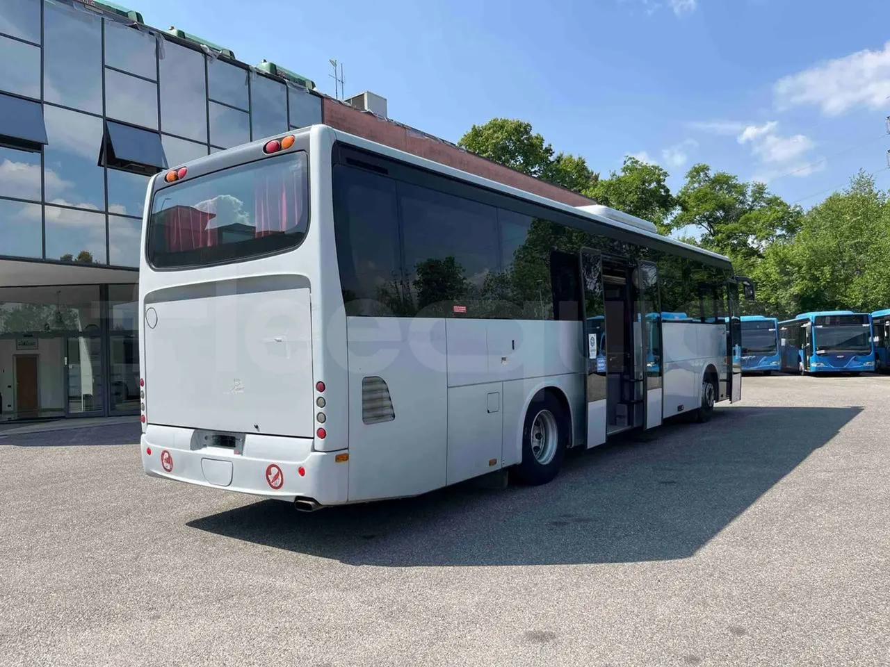Iveco Crossway SFR160 - Euro5 - 280KW - 11.955mt - 3/4 right rear doors open