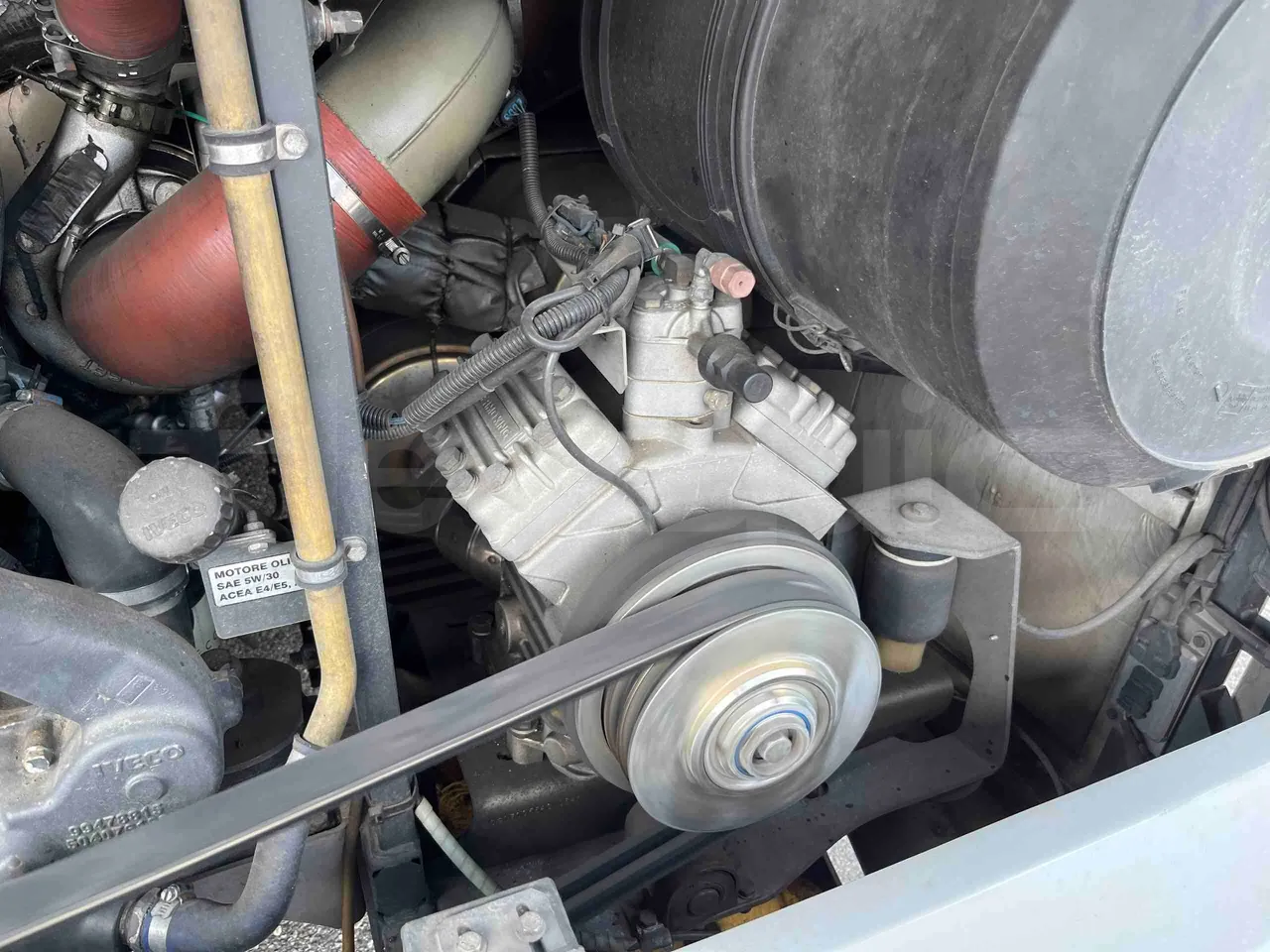 Iveco Crossway SFR160 - Euro5 - 280KW - 11.955mt - air conditioning compressor