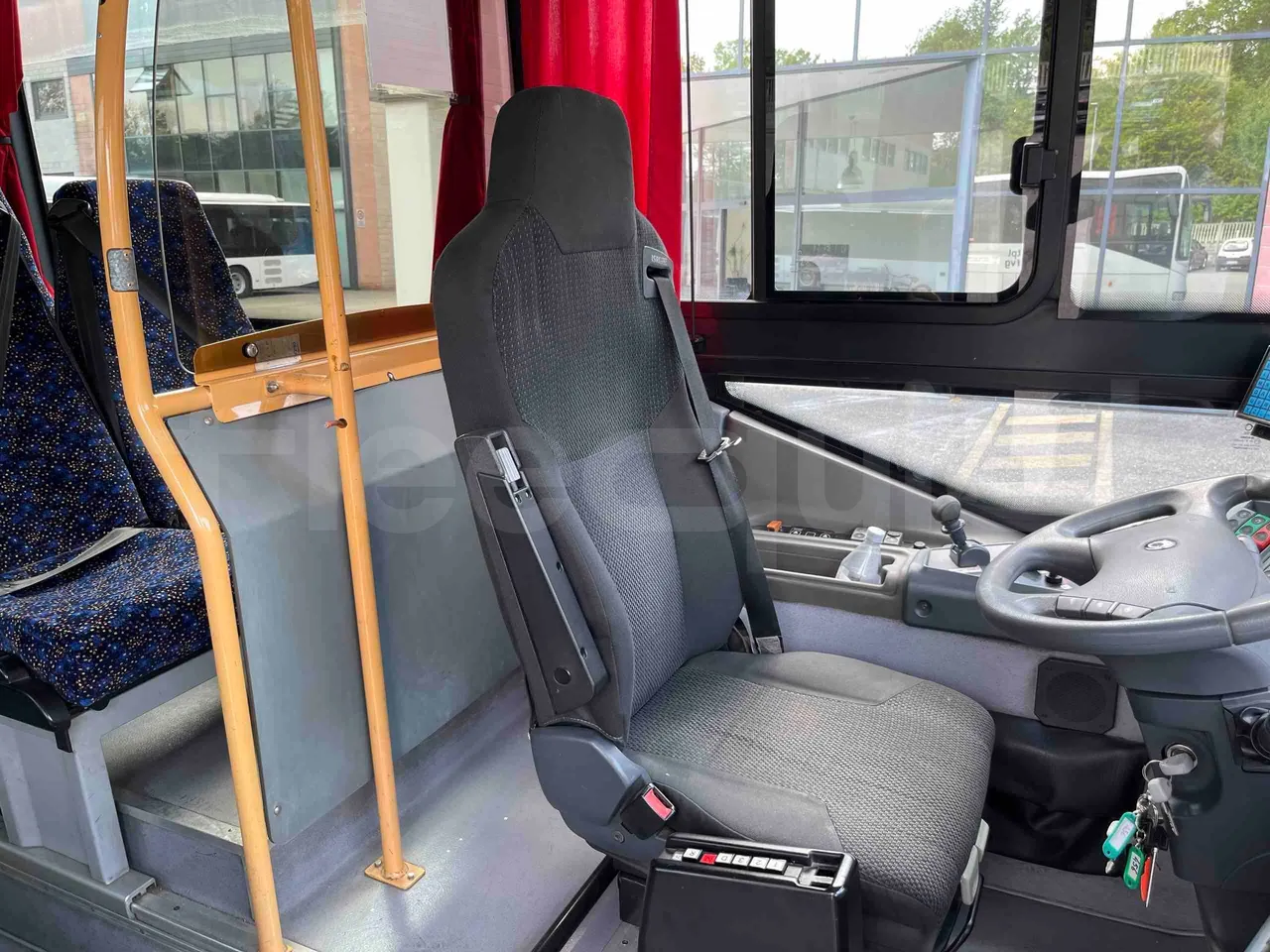 Iveco Crossway SFR160 - Euro5 - 280KW - 11.955mt - driver's seat photo