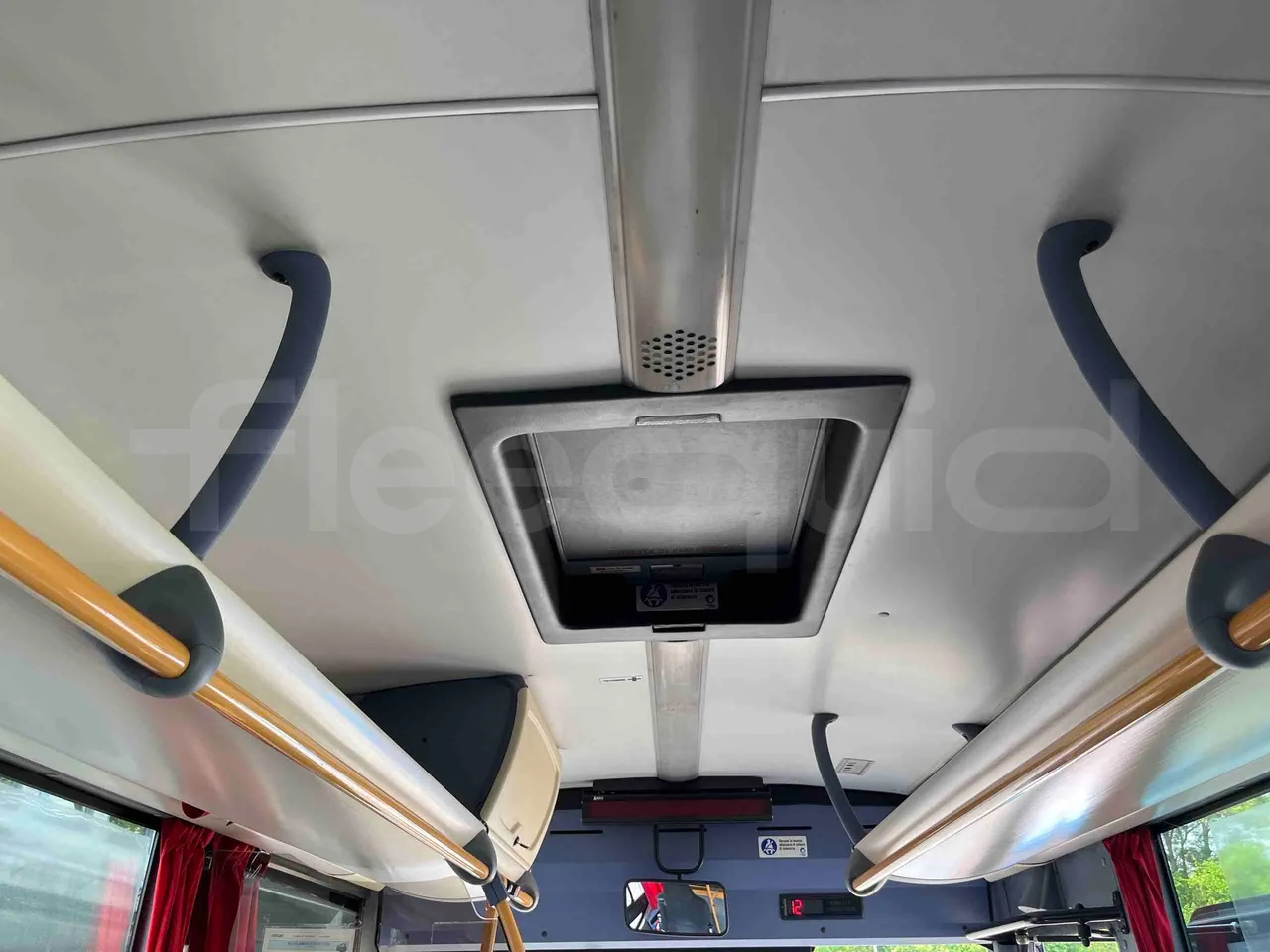 Iveco Crossway SFR160 - Euro5 - 280KW - 11.955mt - roof hatch 2