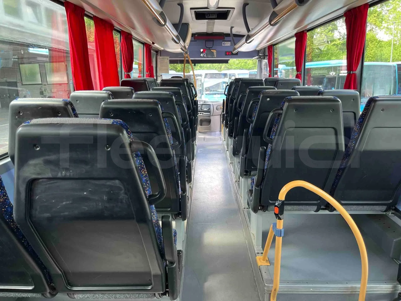 Iveco Crossway SFR160 - Euro5 - 280KW - 11.955mt - forward view middle aisle