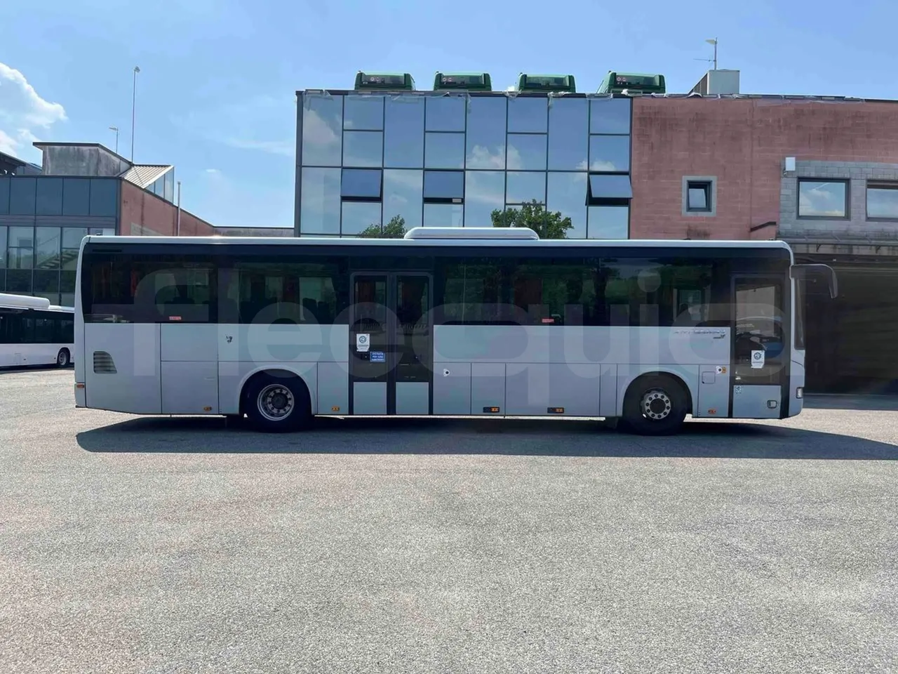 Iveco Crossway SFR160 - Euro5 - 280KW - 11.955mt - right side doors closed