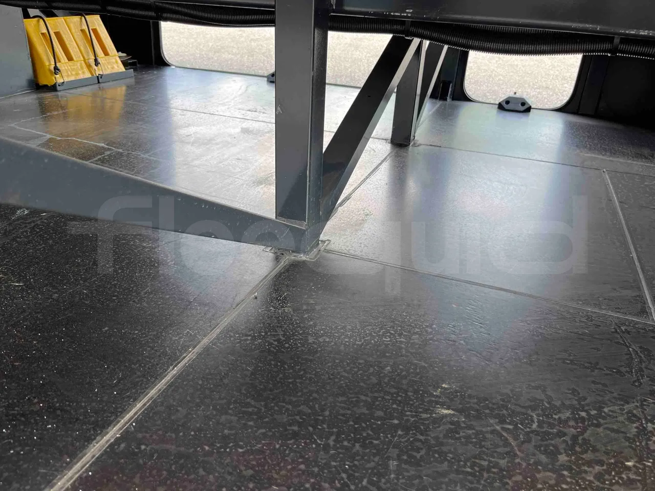 Iveco Crossway SFR160 - Euro5 - 280KW - 11.955mt - under carpet photo