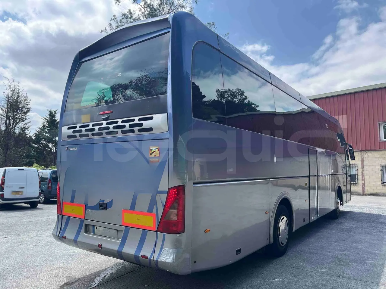 Scania Tata Hispano - 3/4 right rear doors closed