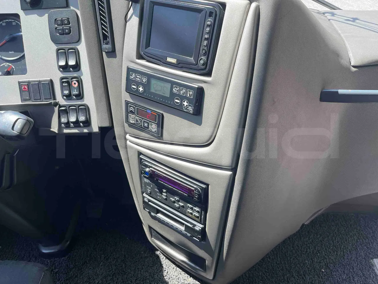 Scania Tata Hispano - radio accessories photo