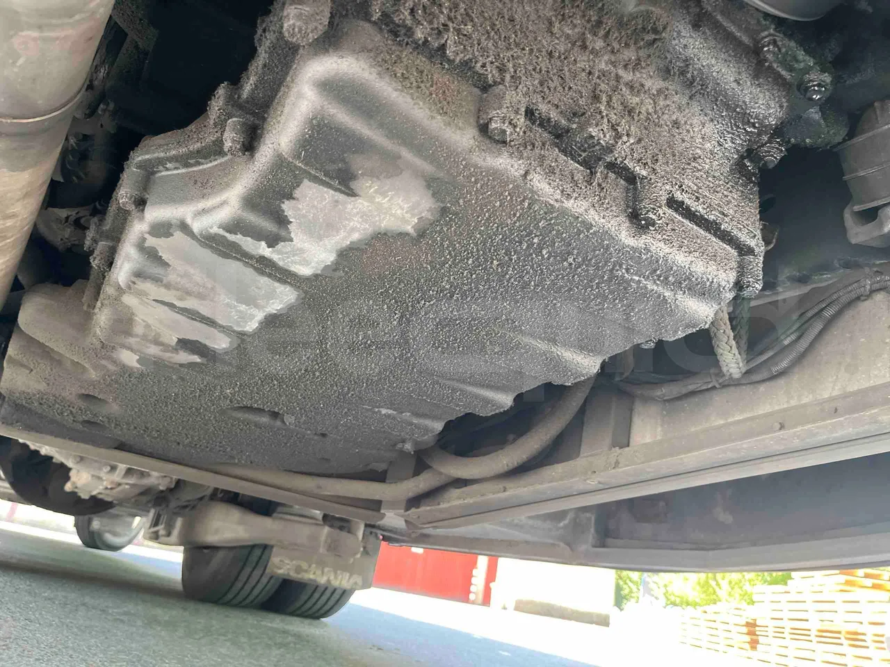Scania Tata Hispano - engine without protection