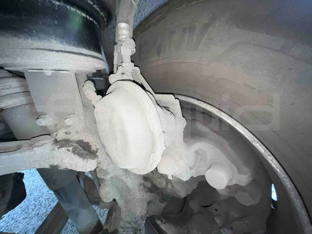 Scania Tata Hispano - front brake calipers right