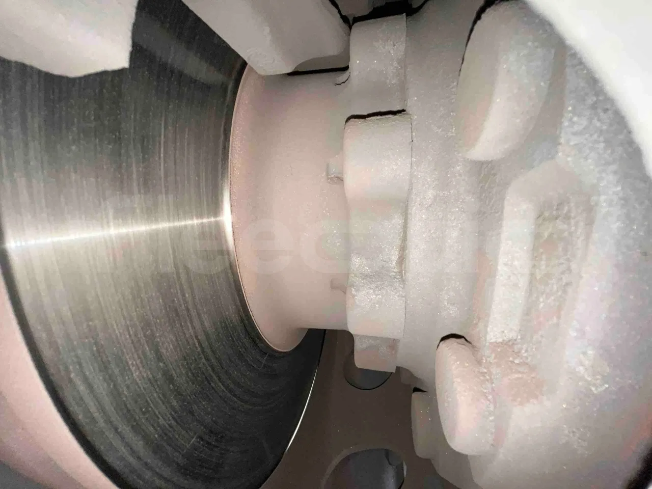 Scania Tata Hispano - front discs right