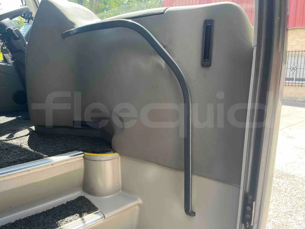 Scania Tata Hispano - handrails photo