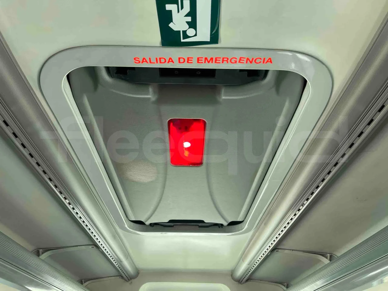 Scania Tata Hispano - roof hatch 2