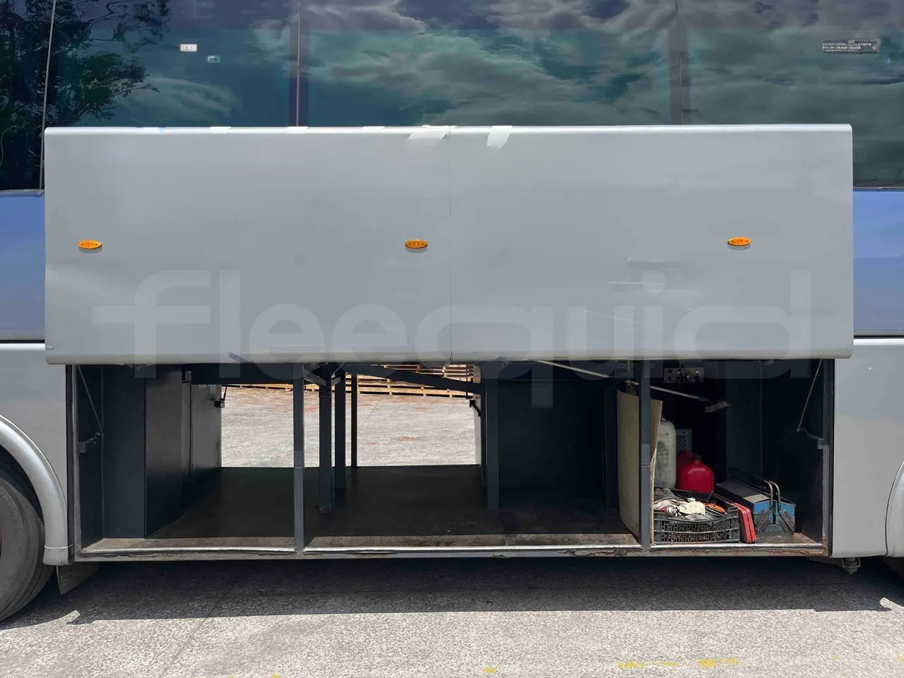 Scania Tata Hispano - luggage rack photo