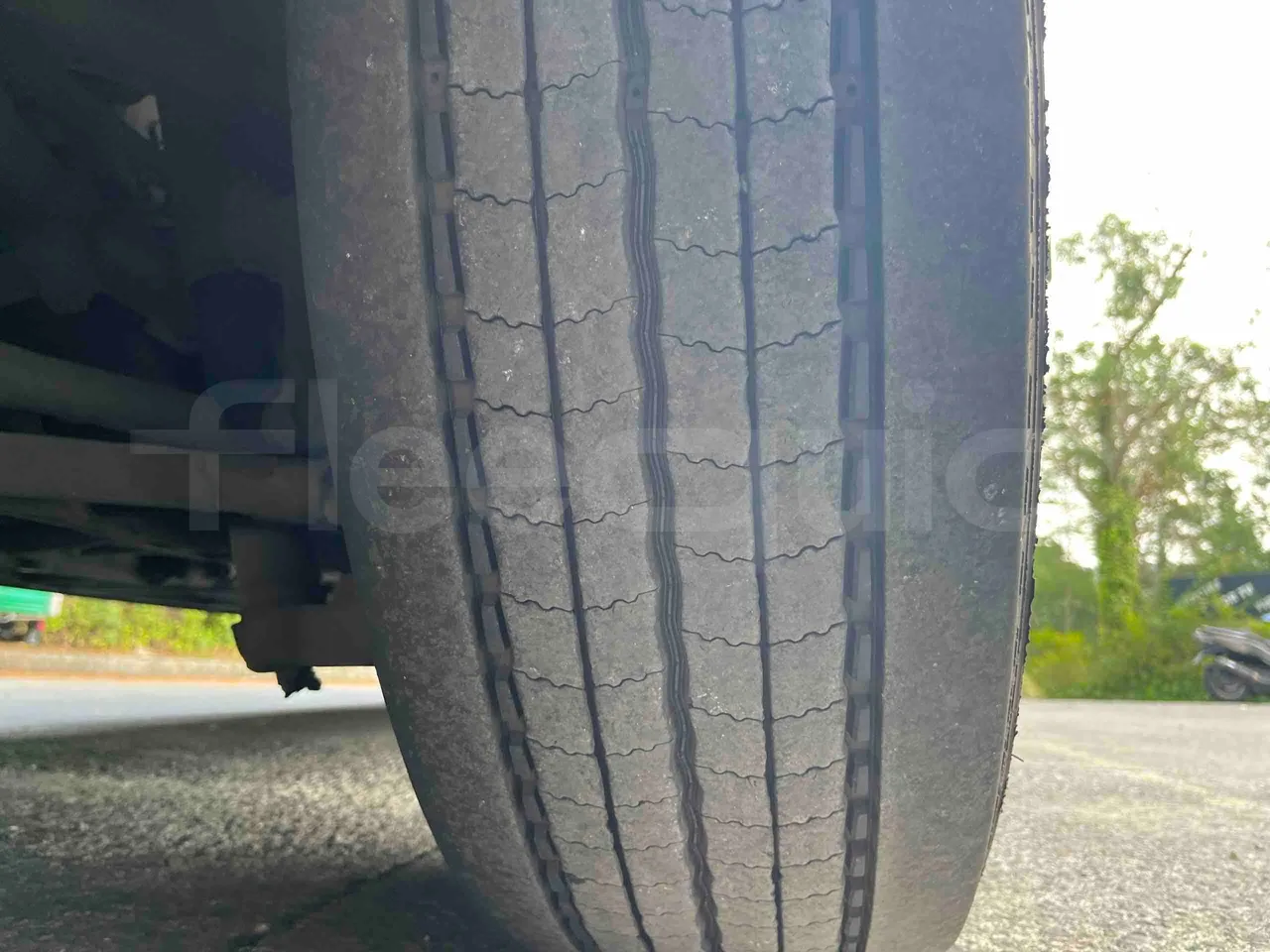 Scania Tata Hispano - tread condition front tires right