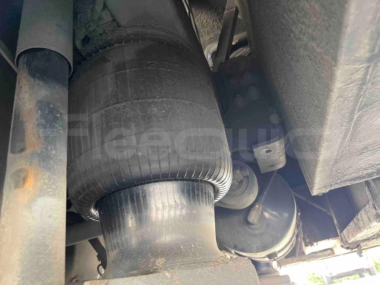Scania Tata Hispano - axle 2 shock absorbers 2 left