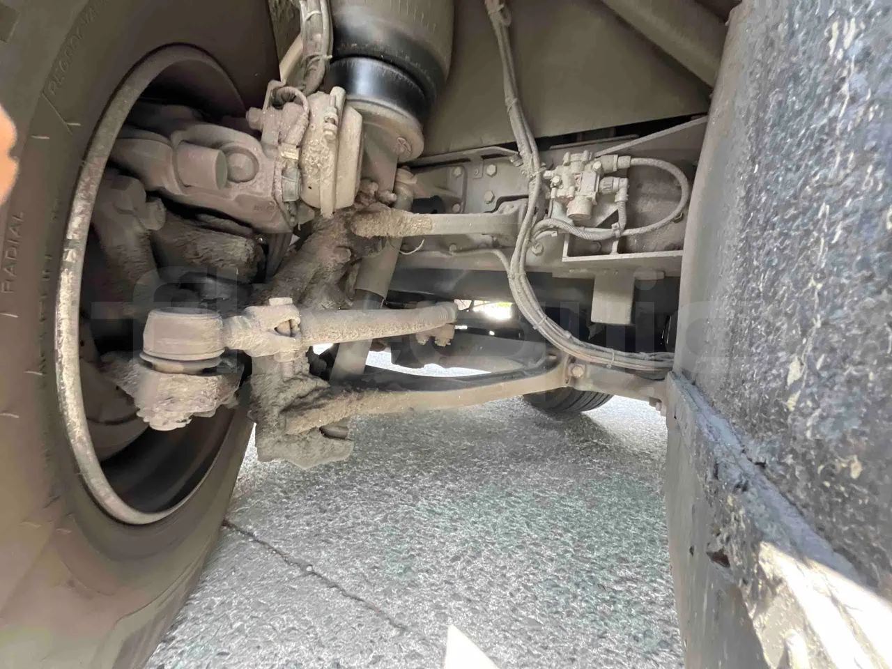 Scania Tata Hispano - front axle left side