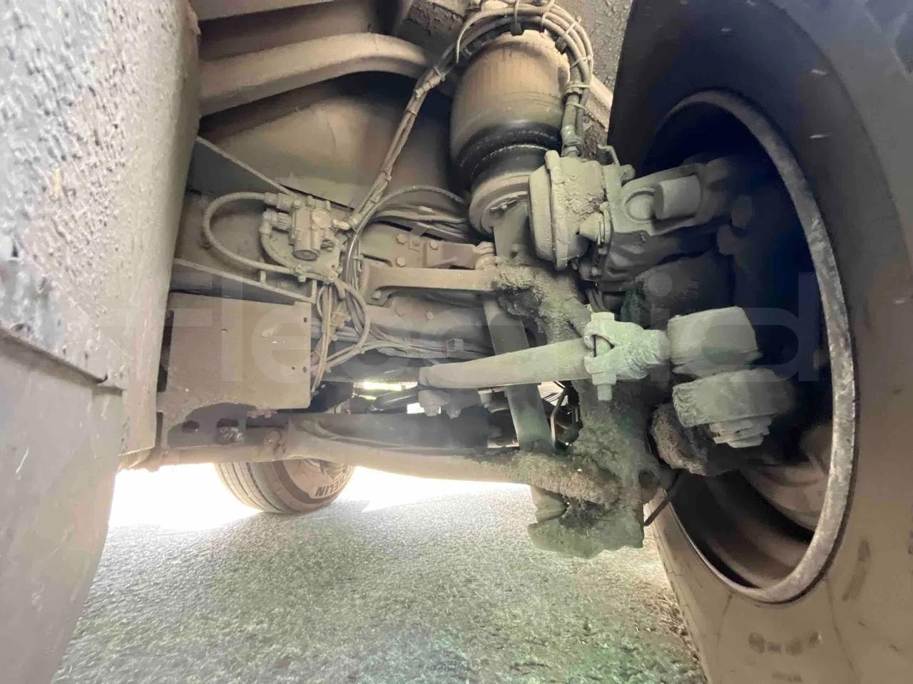 Scania Tata Hispano - front axle right side