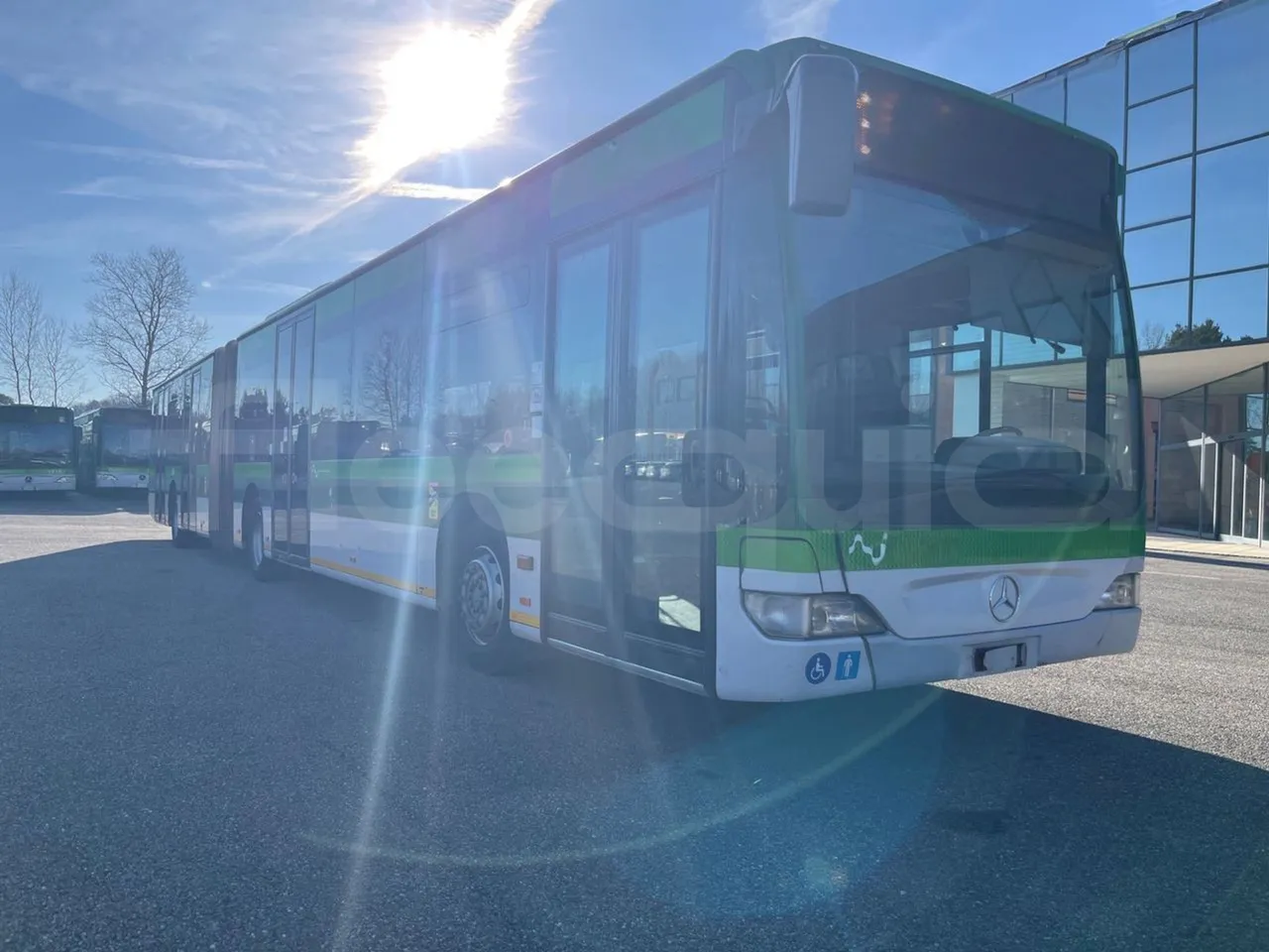 Mercedes-Benz O 530 G/4P - EUR5 - 260kW - 17.940m - 3/4 front right doors