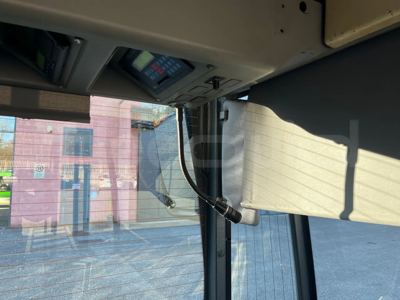 Mercedes-Benz O 530 G/4P - EUR5 - 260kW - 17.940m - driver microphone accessories photo