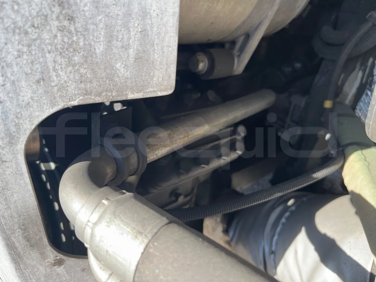 Mercedes-Benz O 530 G/4P - EUR5 - 260kW - 17.940m - air conditioning compressor