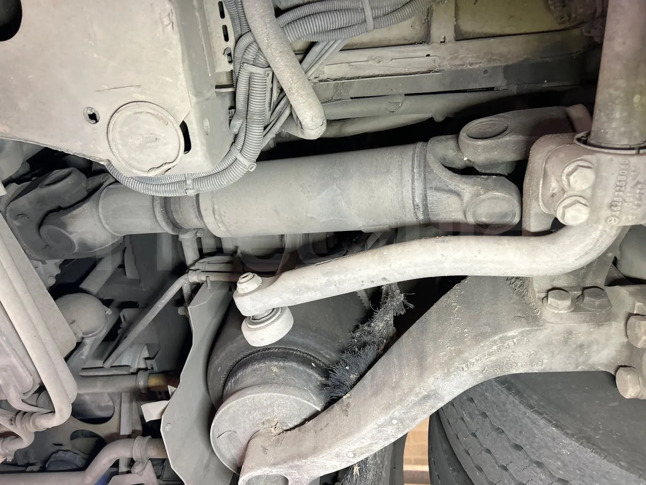 Mercedes-Benz O 530 G/4P - EUR5 - 260kW - 17.940m - driveshaft photo