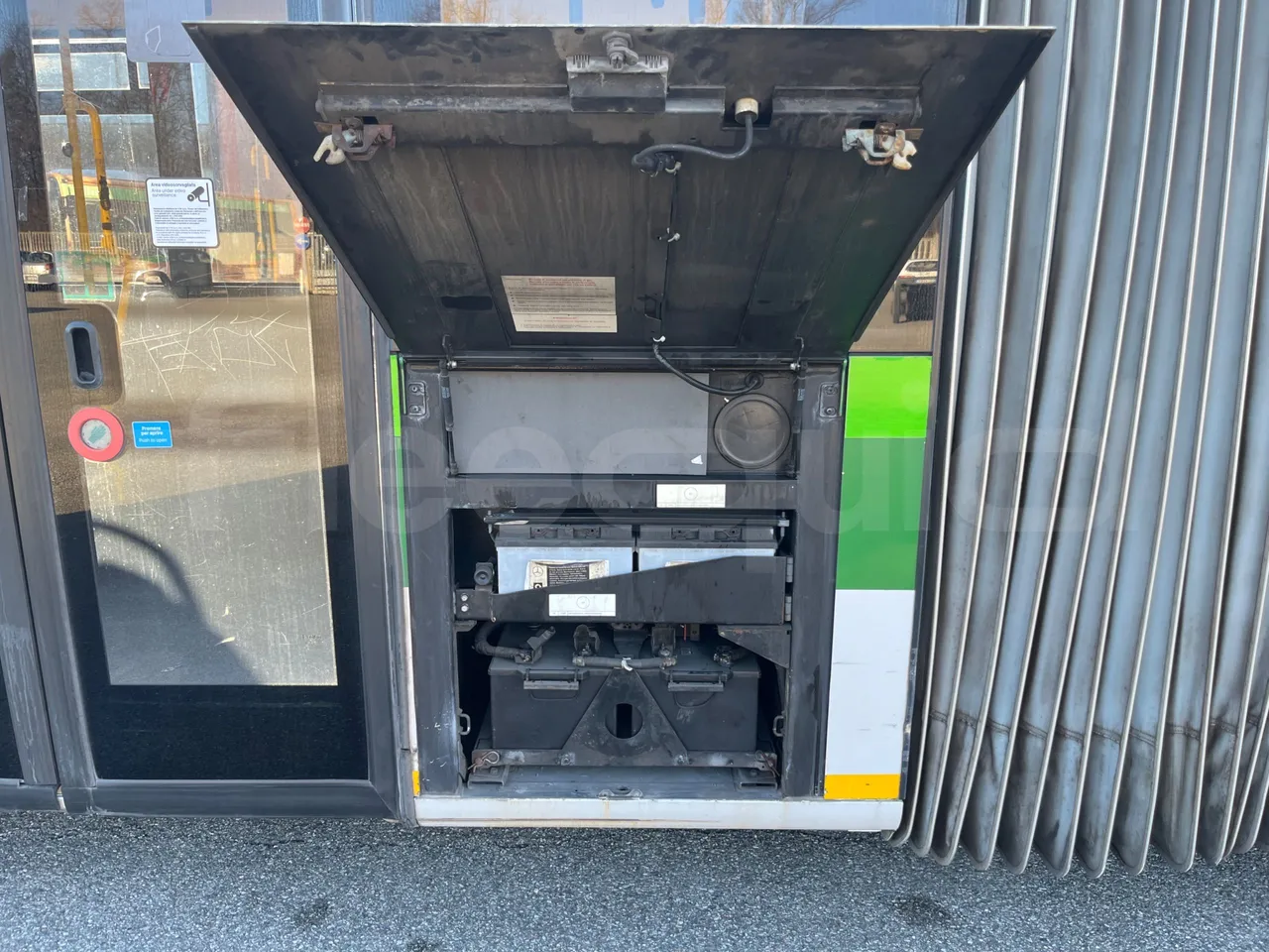 Mercedes-Benz O 530 G/4P - EUR5 - 260kW - 17.940m - external compartments photo