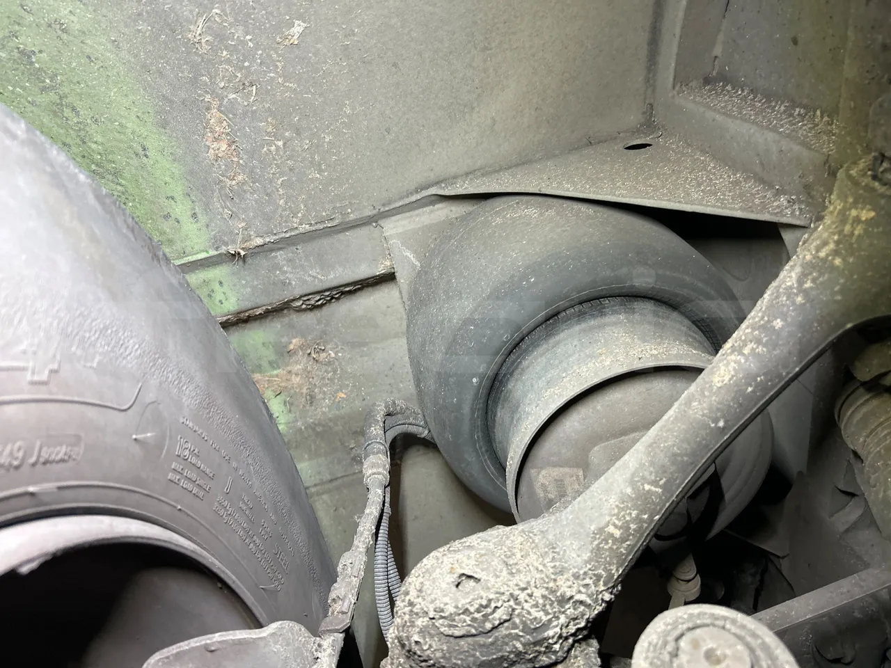 Mercedes-Benz O 530 G/4P - EUR5 - 260kW - 17.940m - front air springs left