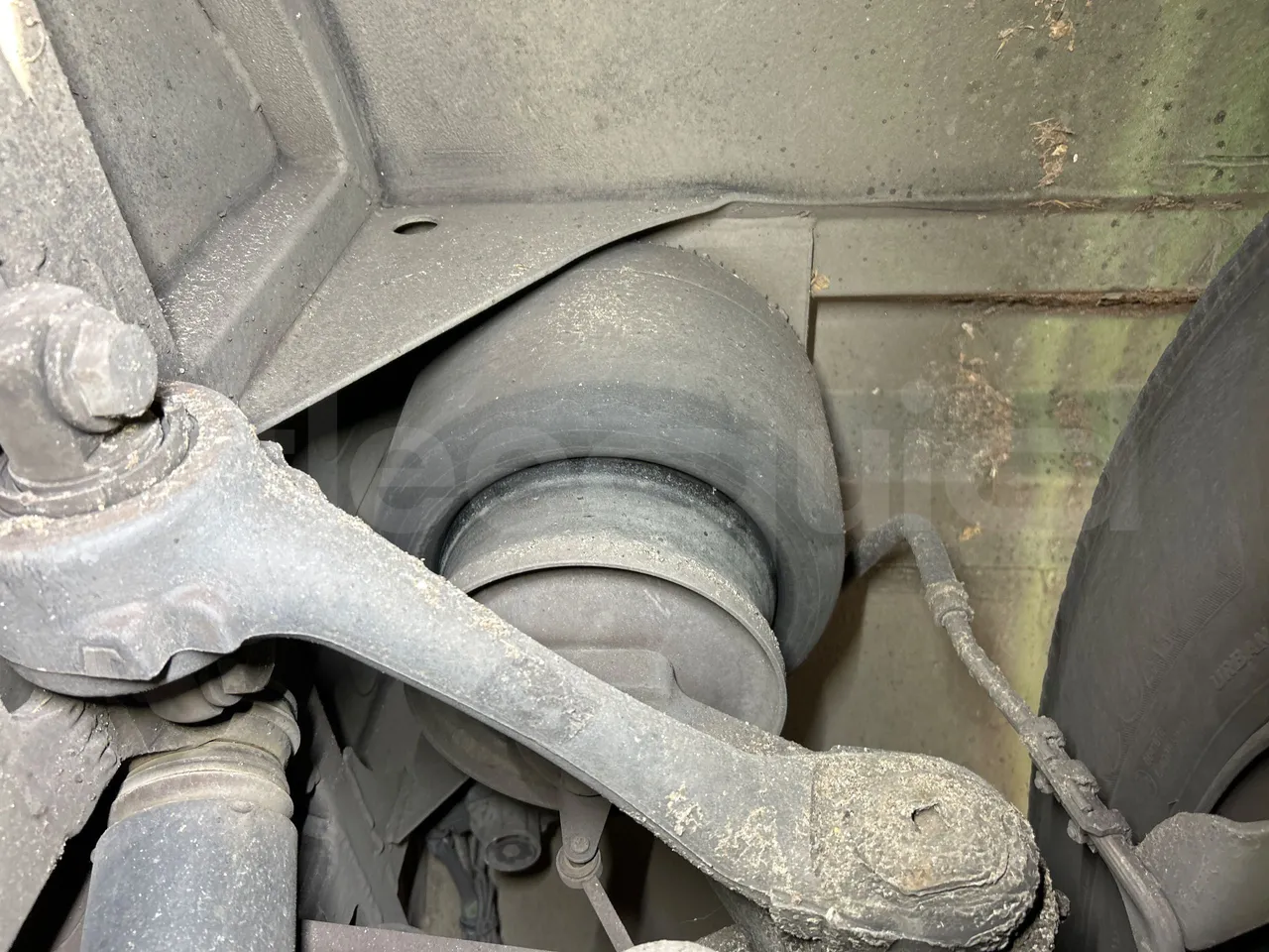 Mercedes-Benz O 530 G/4P - EUR5 - 260kW - 17.940m - front air springs right