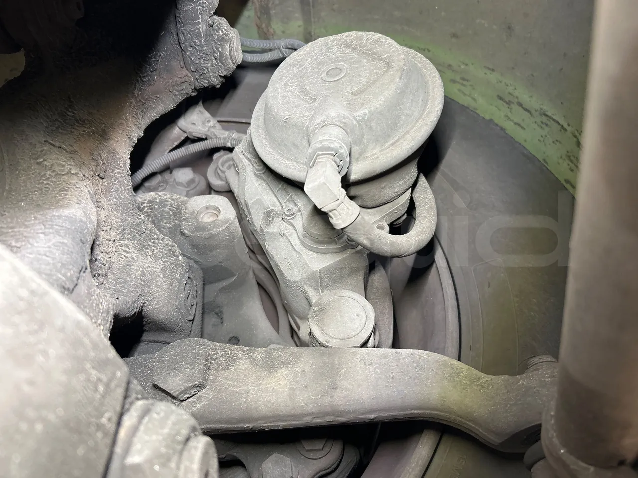 Mercedes-Benz O 530 G/4P - EUR5 - 260kW - 17.940m - front brake calipers left