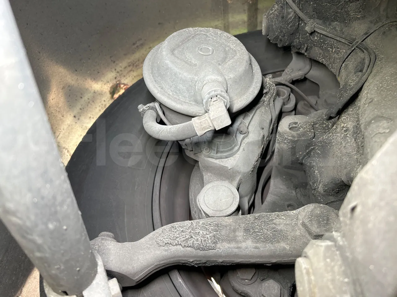 Mercedes-Benz O 530 G/4P - EUR5 - 260kW - 17.940m - front brake calipers right