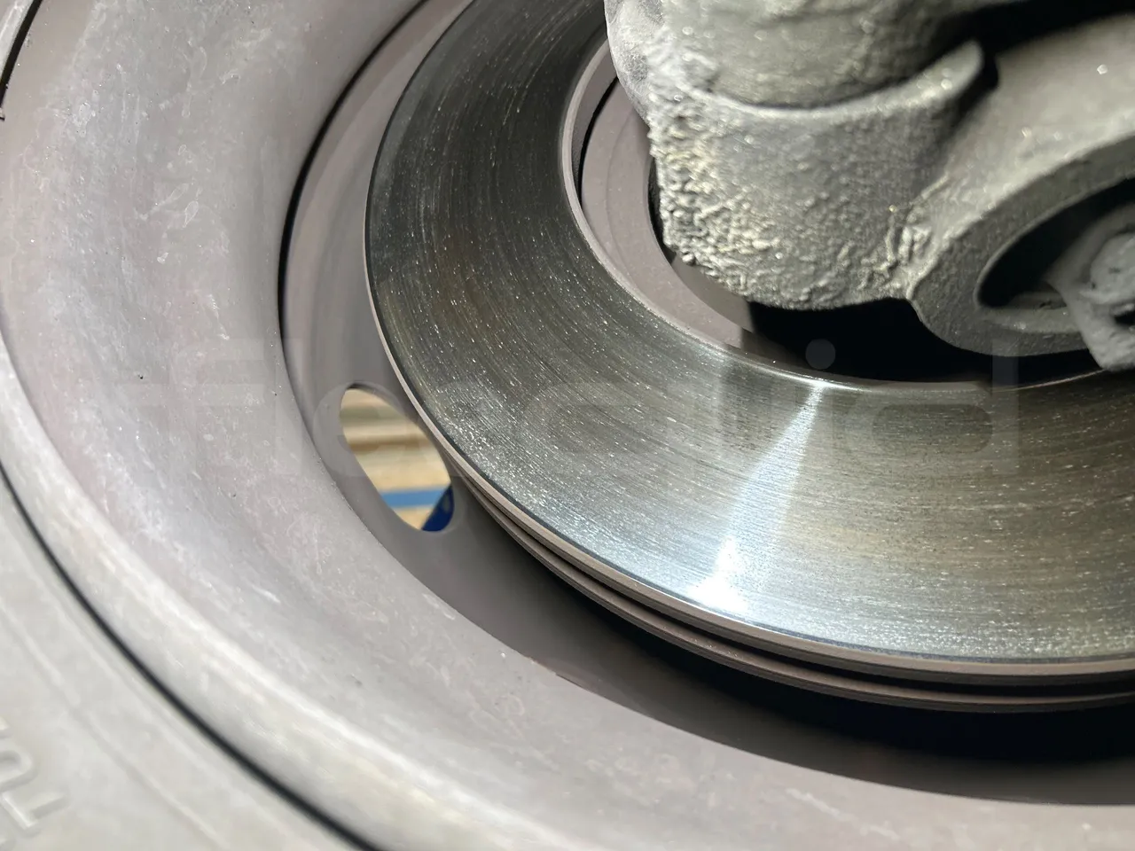 Mercedes-Benz O 530 G/4P - EUR5 - 260kW - 17.940m - front discs left