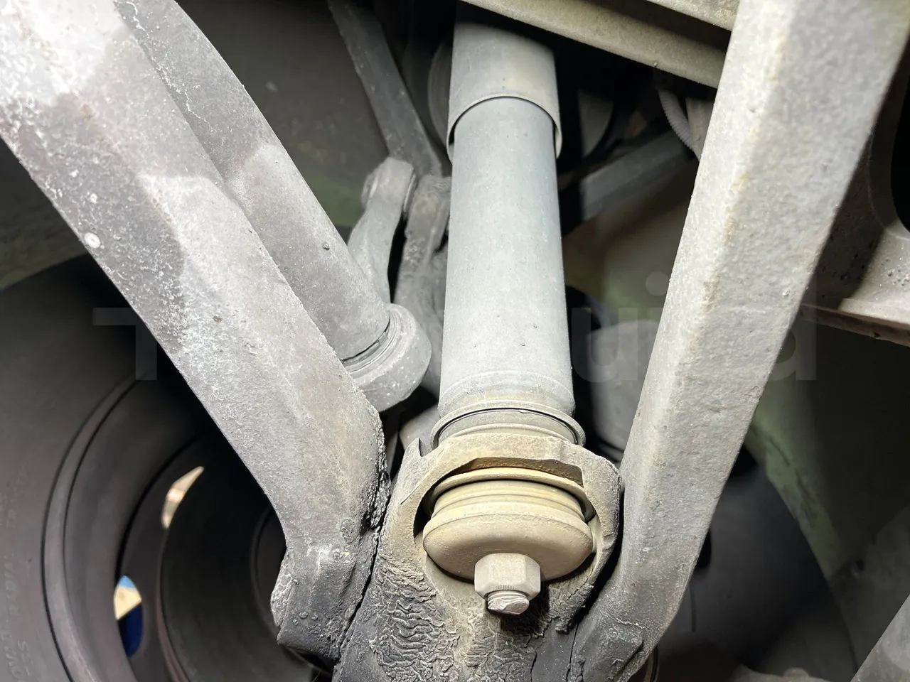 Mercedes-Benz O 530 G/4P - EUR5 - 260kW - 17.940m - front shock absorbers left