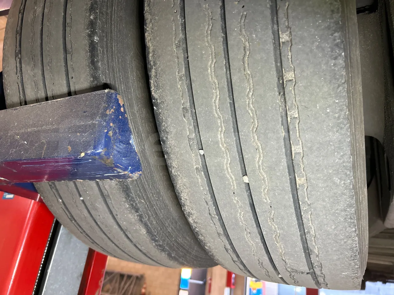 Mercedes-Benz O 530 G/4P - EUR5 - 260kW - 17.940m - tread condition second axle tires left