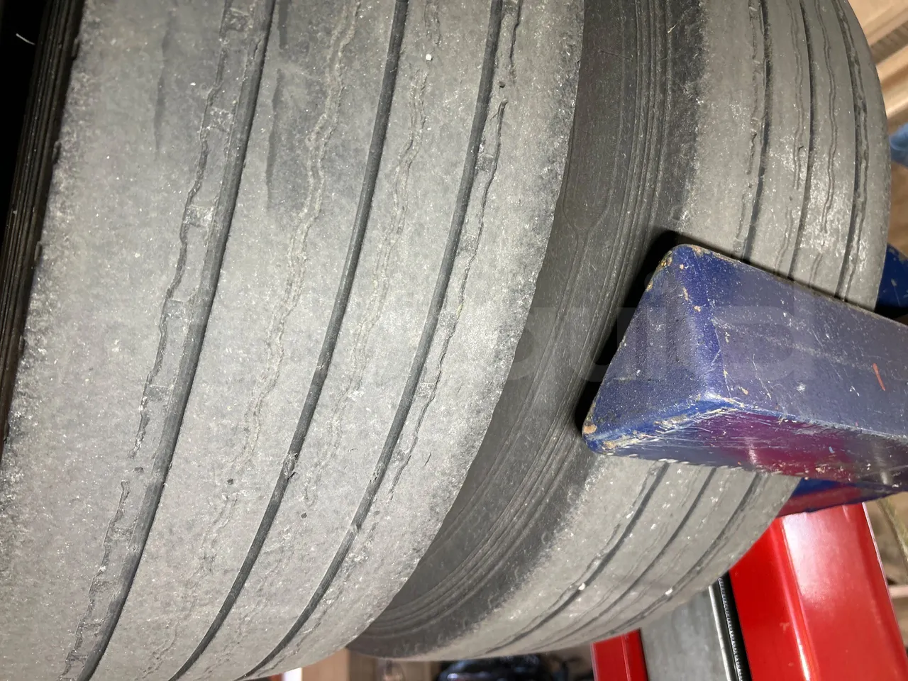 Mercedes-Benz O 530 G/4P - EUR5 - 260kW - 17.940m - tread condition second axle tires right