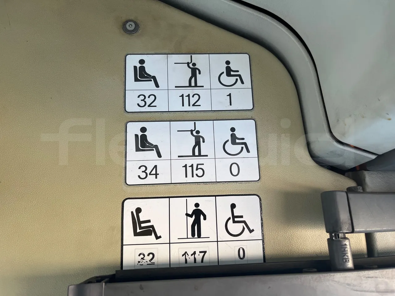 Mercedes-Benz O 530 G/4P - EUR5 - 260kW - 17.940m - seat plate photo