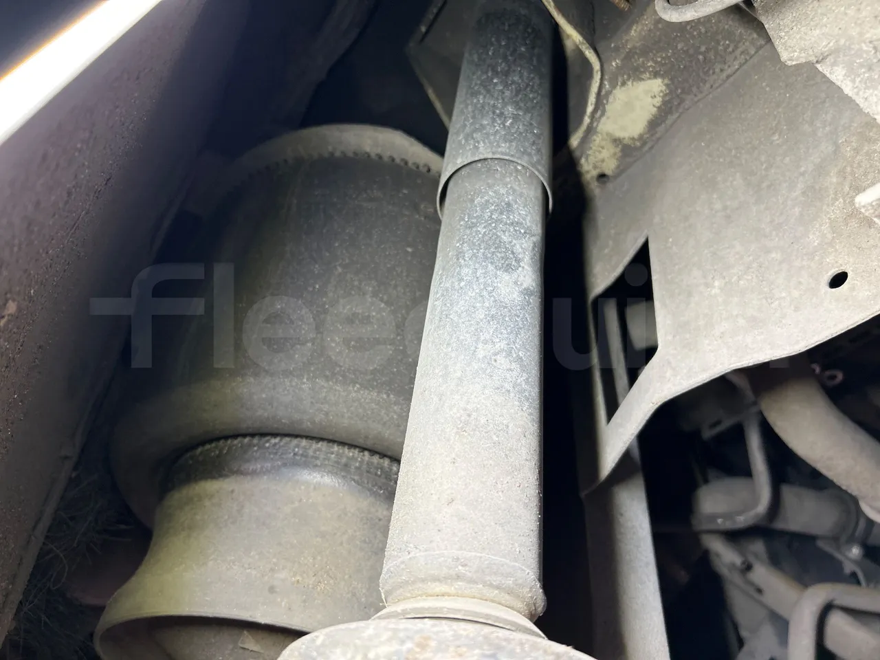 Mercedes-Benz O 530 G/4P - EUR5 - 260kW - 17.940m - axle 3 air springs 1 left