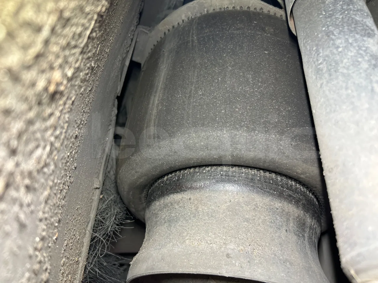 Mercedes-Benz O 530 G/4P - EUR5 - 260kW - 17.940m - axle 3 air springs 2 left