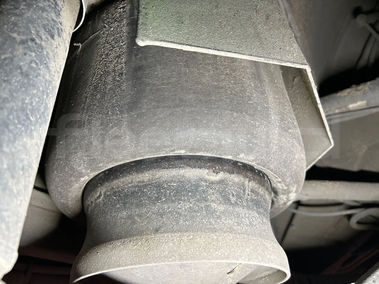 Mercedes-Benz O 530 G/4P - EUR5 - 260kW - 17.940m - axel 3 shock absorbers 2 left