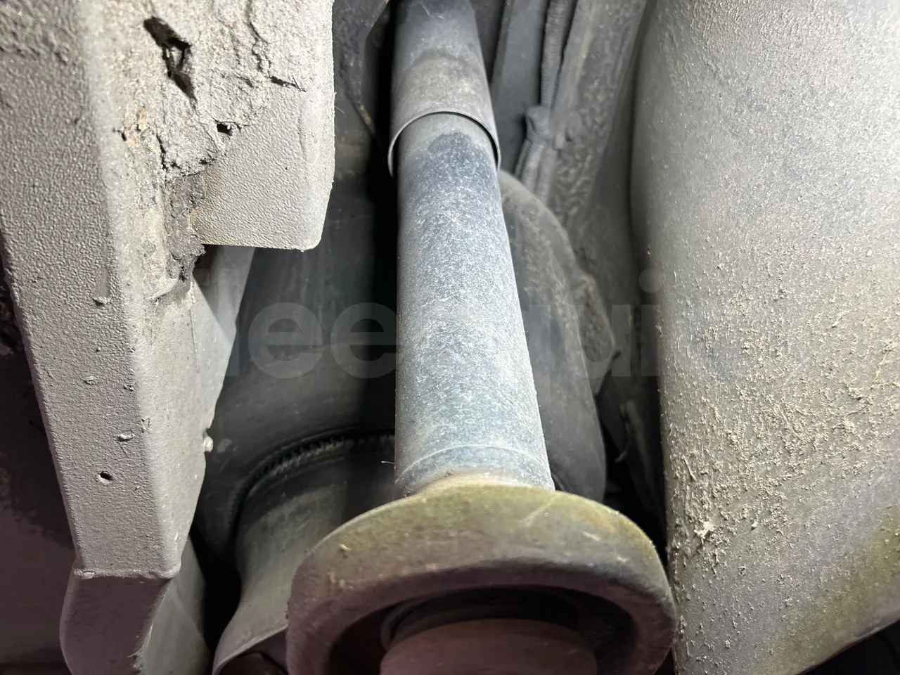 Mercedes-Benz O 530 G/4P - EUR5 - 260kW - 17.940m - axel 3 shock absorbers 2 right