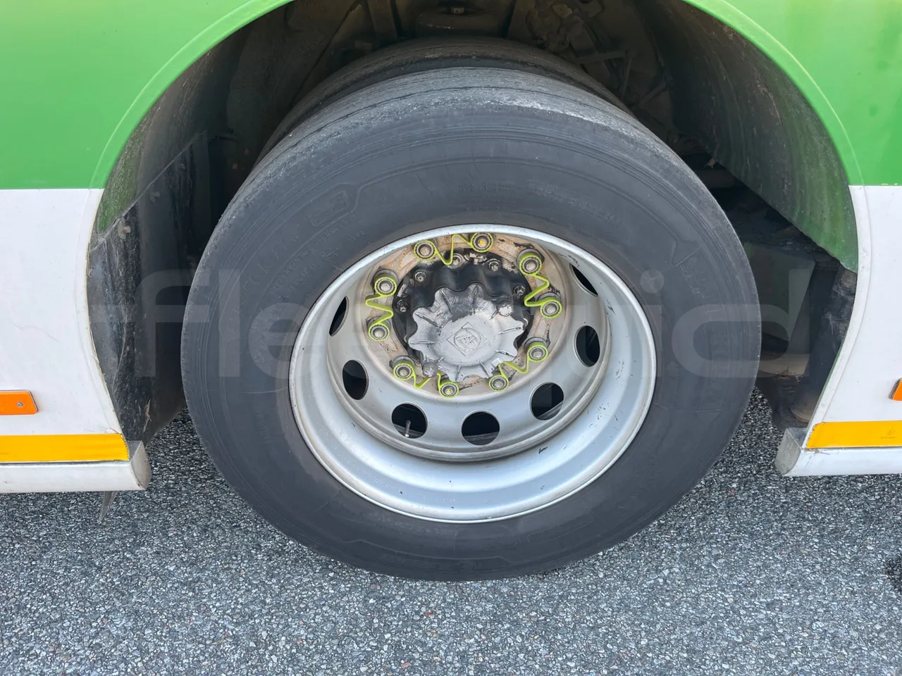 Mercedes-Benz O 530 G/4P - EUR5 - 260kW - 17.940m - front left tire measurements