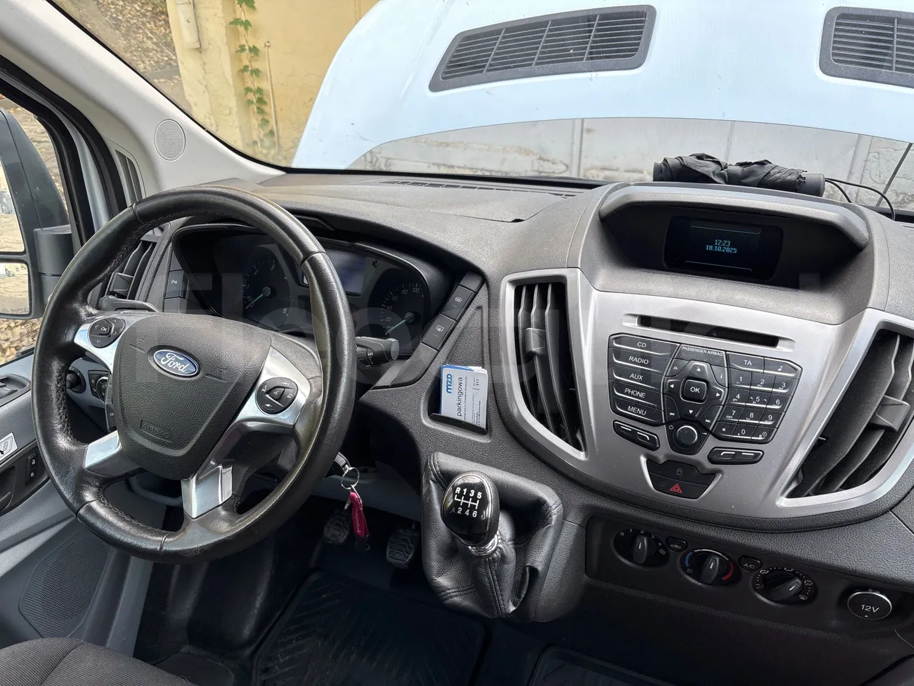 Ford Transit FBD-EURO VI -114KW-6.704M - buttons panels on