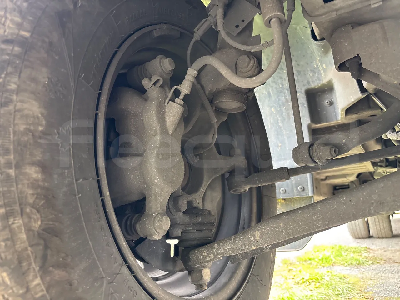 Ford Transit FBD-EURO VI -114KW-6.704M - front brake calipers right