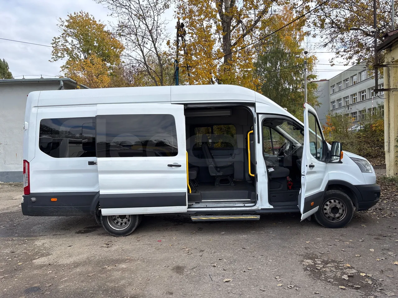 Ford Transit FBD-EURO VI -114KW-6.704M - right side doors open