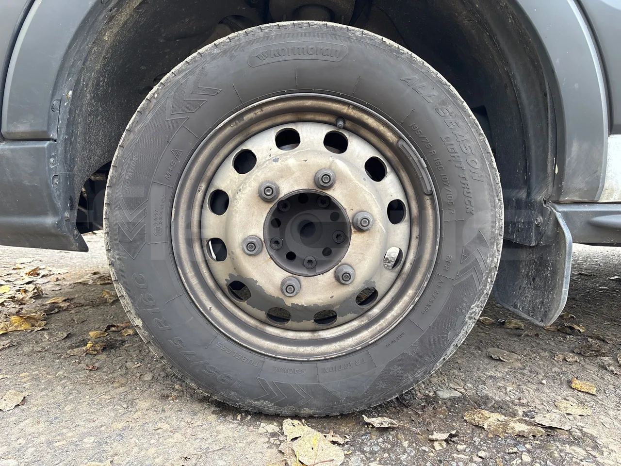 Ford Transit FBD-EURO VI -114KW-6.704M - front left tire measurements