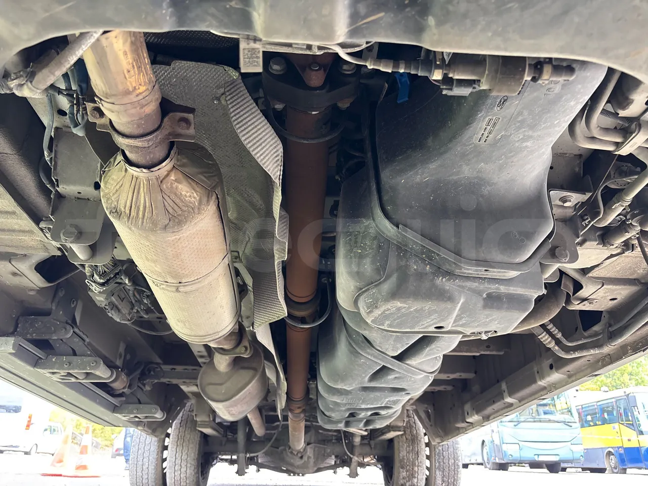 Ford Transit FBD-EURO VI -114KW-6.704M - central undercarriage photo