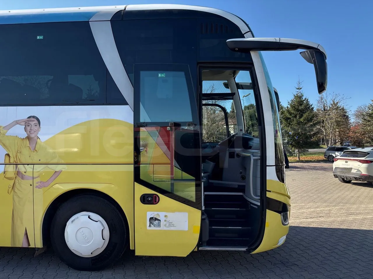 Man Lion's Coach J0AAB -EUR6 -309kW -12.101m - front door 1 open