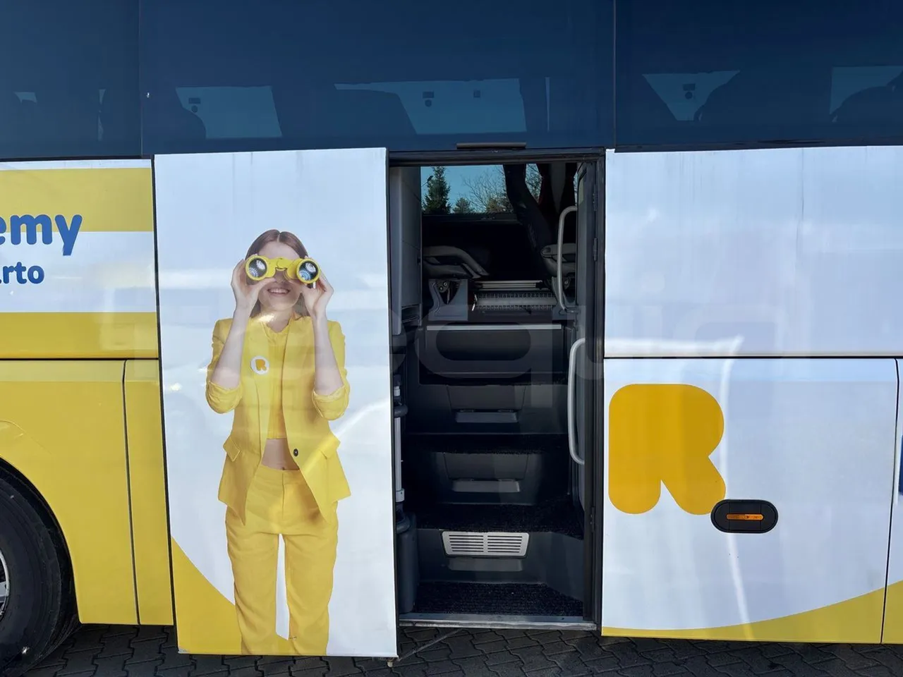 Man Lion's Coach J0AAB -EUR6 -309kW -12.101m - front door 2 open