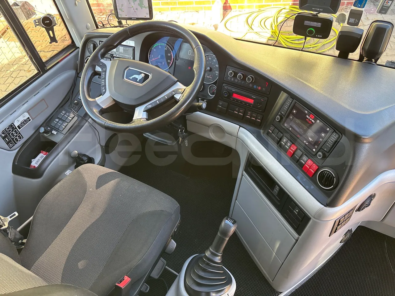 Man Lion's Coach J0AAB -EUR6 -309kW -12.101m - buttons panels on